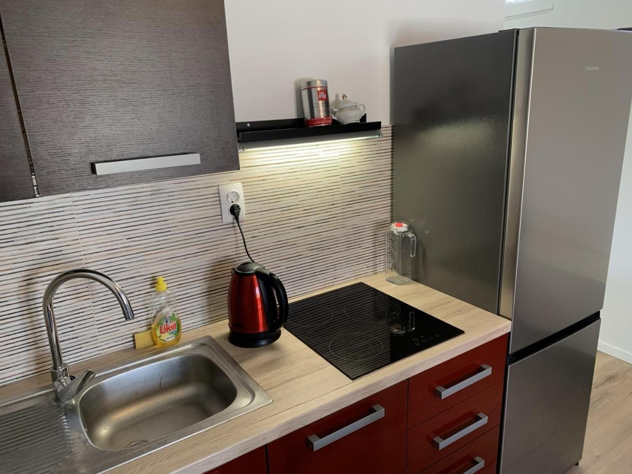 Vinka Apartment 斯瑞瑟尔 外观 照片