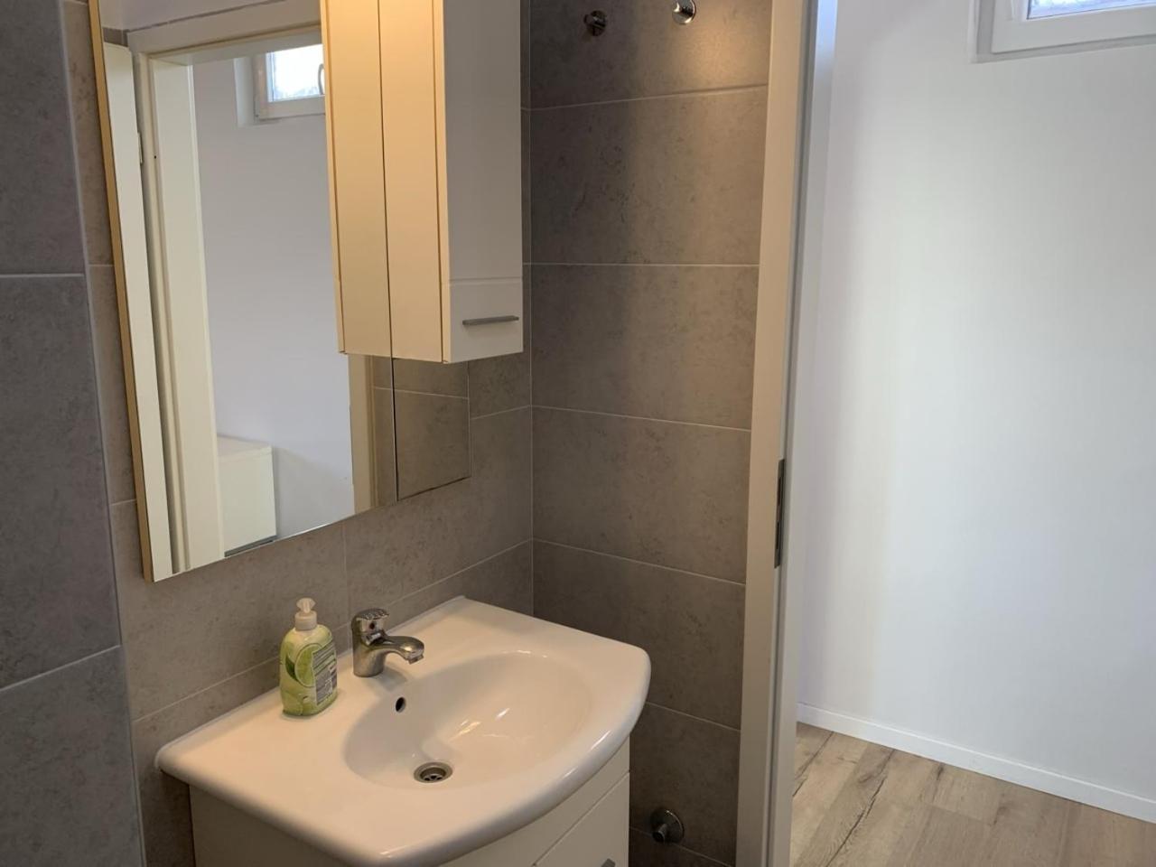 Vinka Apartment 斯瑞瑟尔 外观 照片