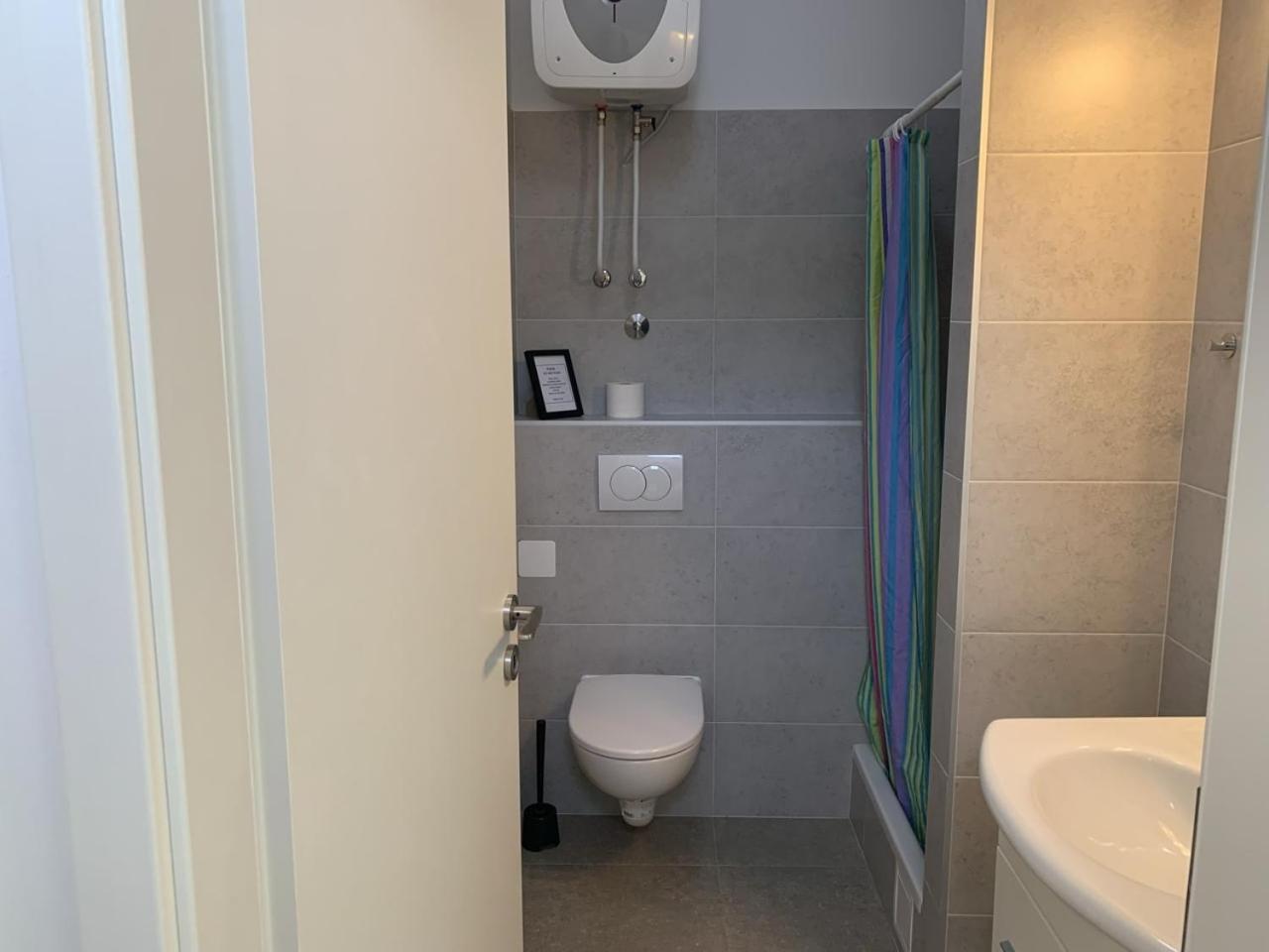 Vinka Apartment 斯瑞瑟尔 外观 照片